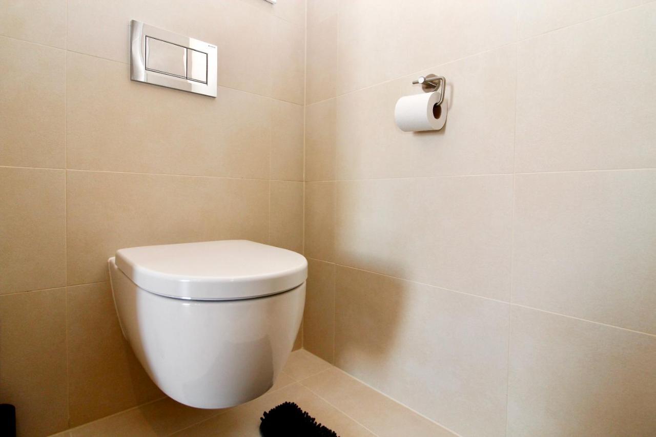 Modern Balcony Apartment With Pool Close To Lake In "Donaustadt" Wien Exteriör bild