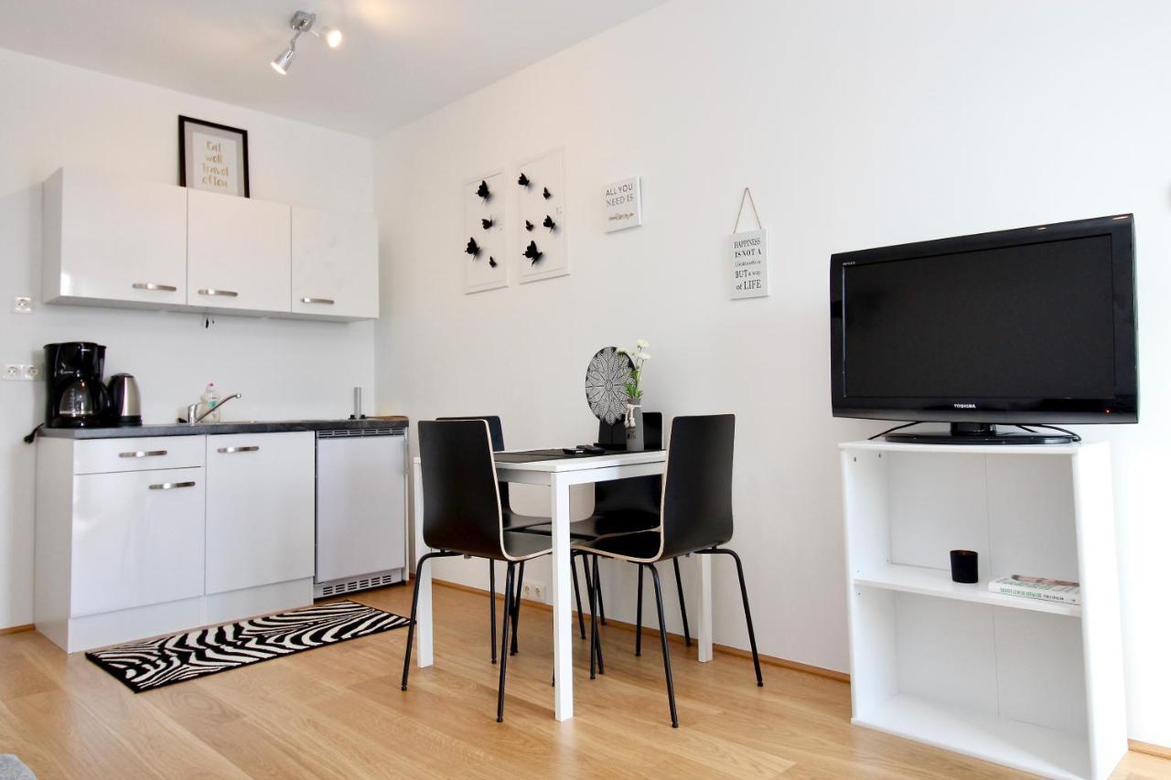 Modern Balcony Apartment With Pool Close To Lake In "Donaustadt" Wien Exteriör bild