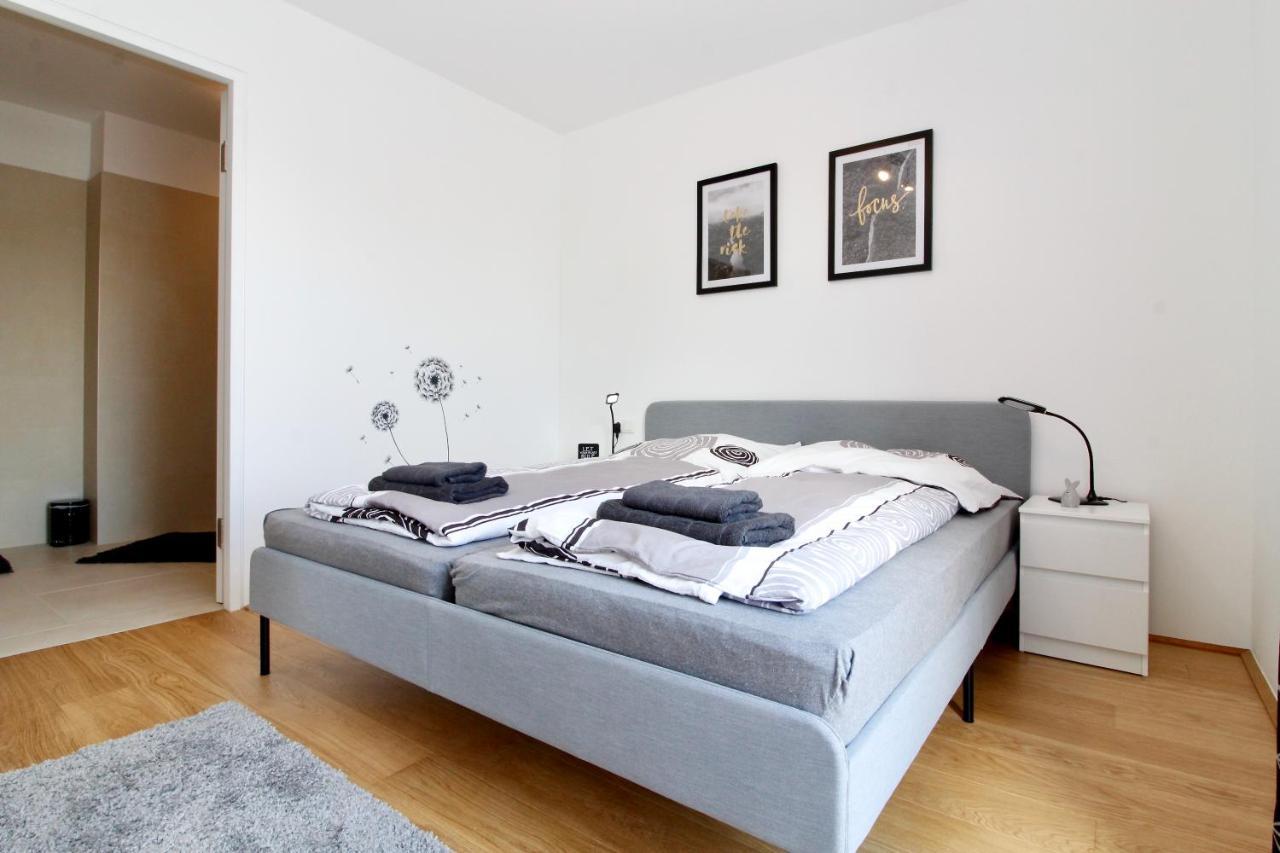Modern Balcony Apartment With Pool Close To Lake In "Donaustadt" Wien Exteriör bild