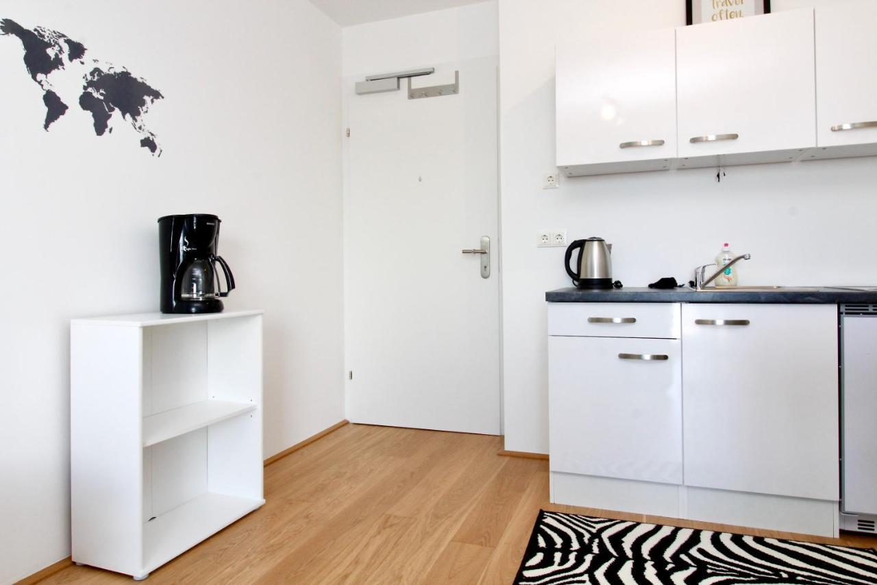 Modern Balcony Apartment With Pool Close To Lake In "Donaustadt" Wien Exteriör bild