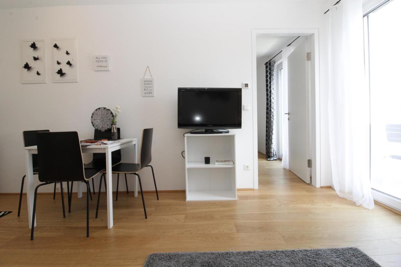 Modern Balcony Apartment With Pool Close To Lake In "Donaustadt" Wien Exteriör bild
