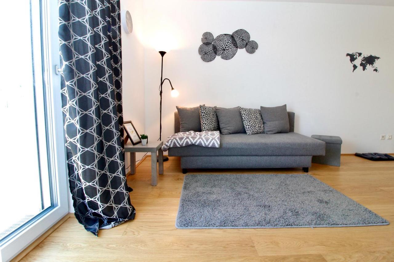 Modern Balcony Apartment With Pool Close To Lake In "Donaustadt" Wien Exteriör bild